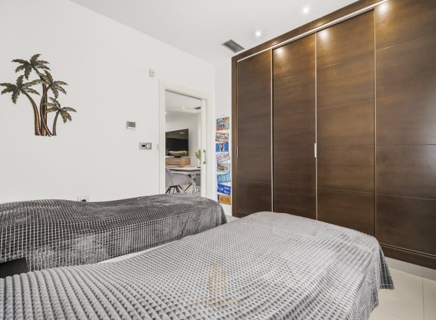 Herverkoop - Villa - Torrevieja - Aguas Nuevas