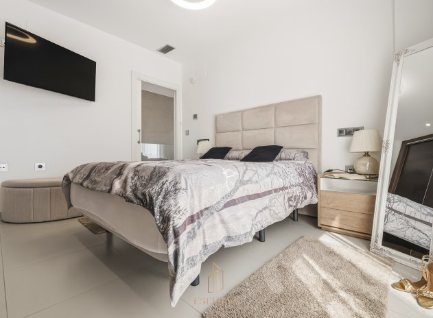 Herverkoop - Villa - Torrevieja - Aguas Nuevas
