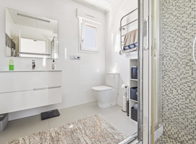Herverkoop - Villa - Torrevieja - Aguas Nuevas