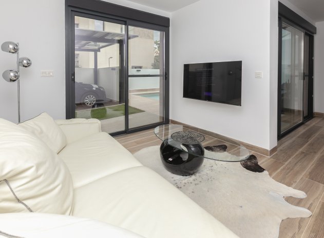 Resale - Villa * - Los Montesinos