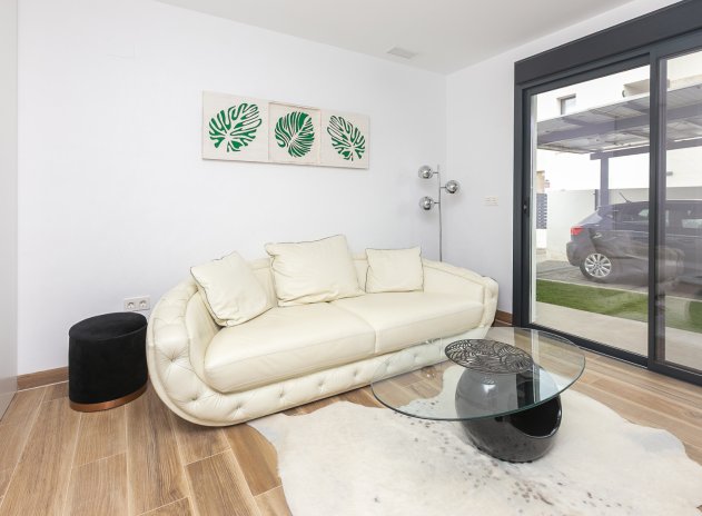 Resale - Villa * - Los Montesinos