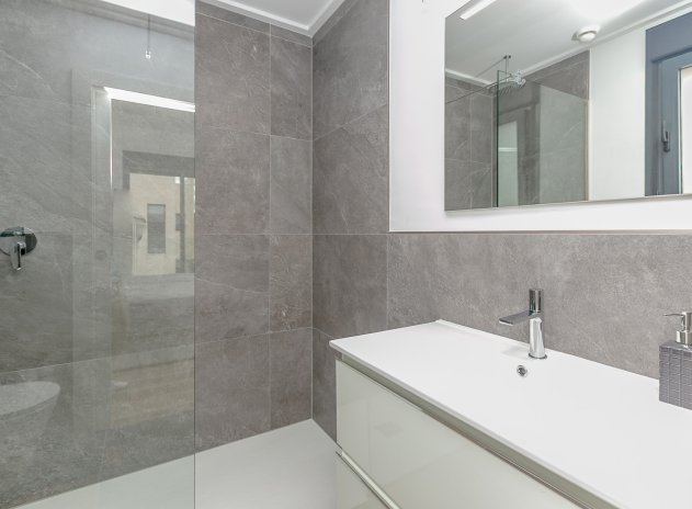 Resale - Villa * - Los Montesinos