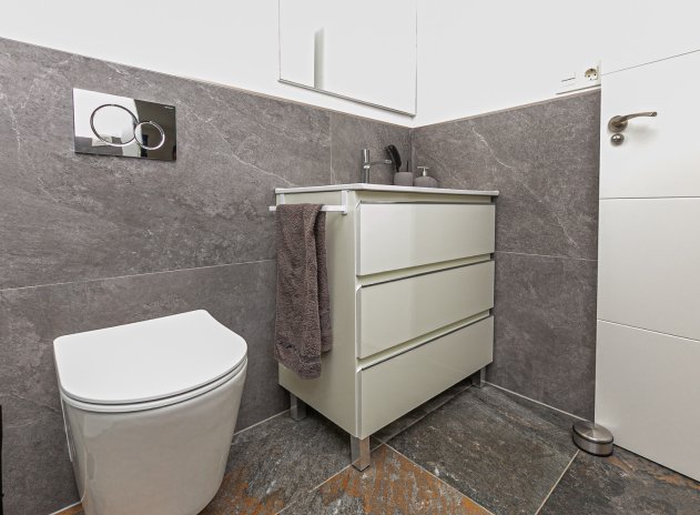 Resale - Villa * - Los Montesinos