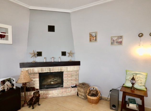 Herverkoop - Finca / Plattelands Woning - Albatera