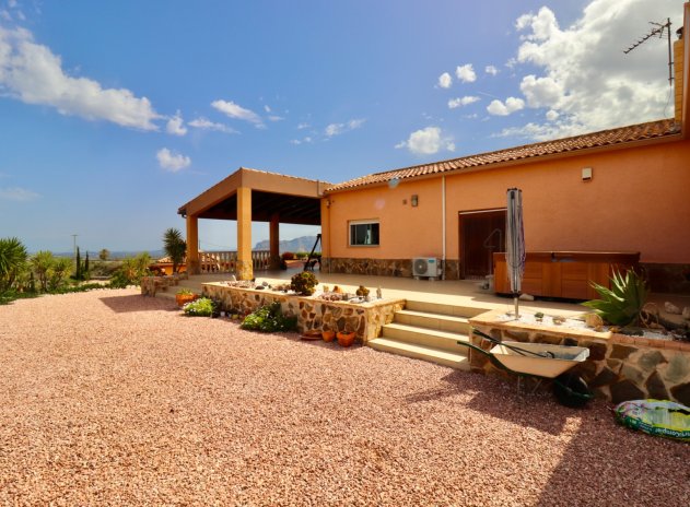 Herverkoop - Finca / Plattelands Woning - Albatera