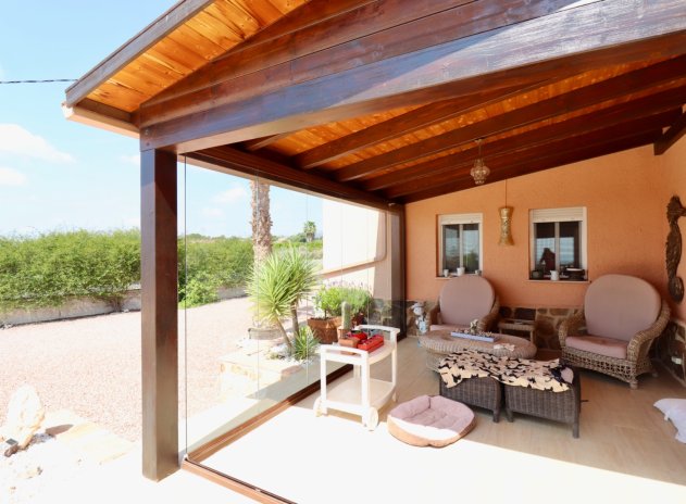 Herverkoop - Finca / Plattelands Woning - Albatera