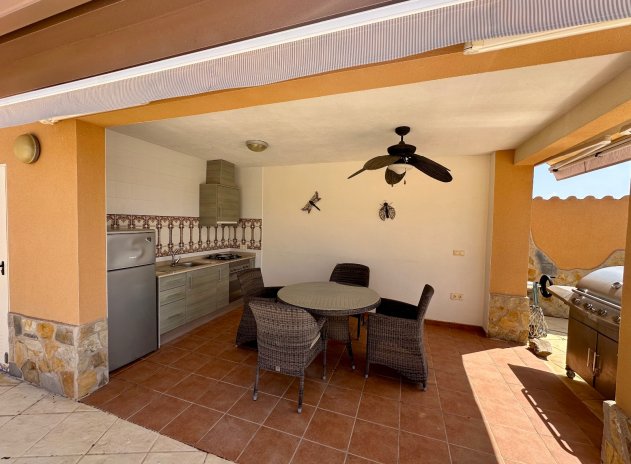Herverkoop - Finca / Plattelands Woning - Albatera