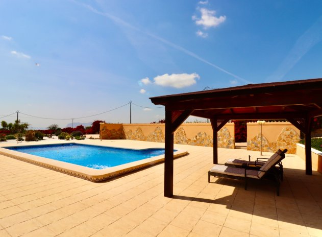 Herverkoop - Finca / Plattelands Woning - Albatera