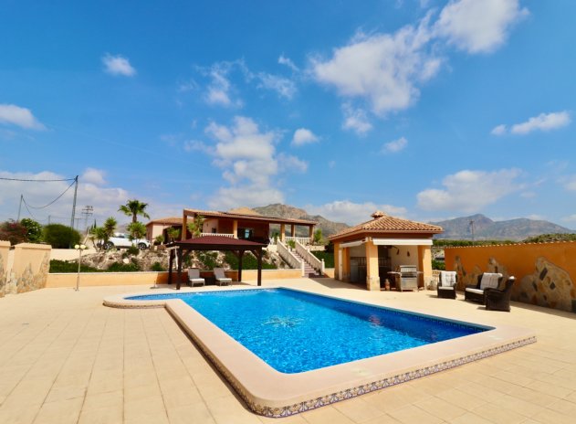 Herverkoop - Finca / Plattelands Woning - Albatera