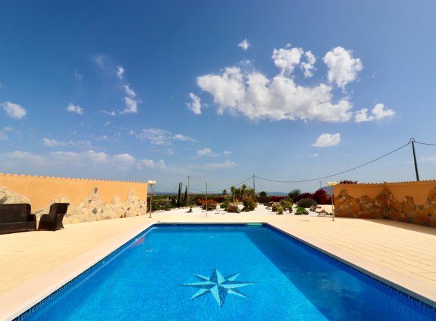 Herverkoop - Finca / Plattelands Woning - Albatera