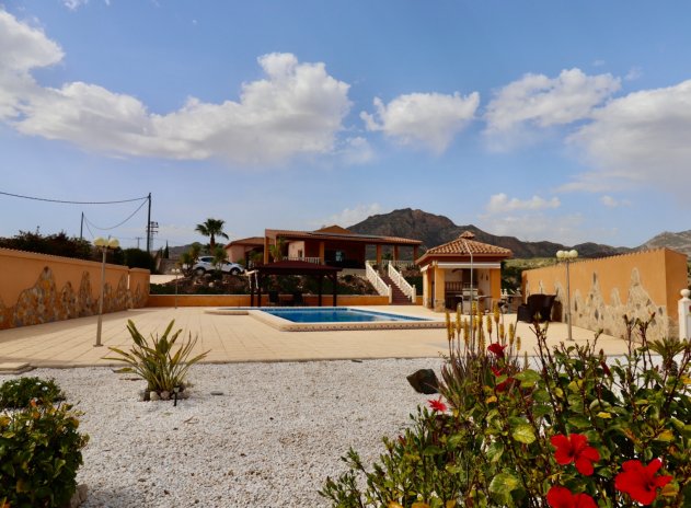 Herverkoop - Finca / Plattelands Woning - Albatera