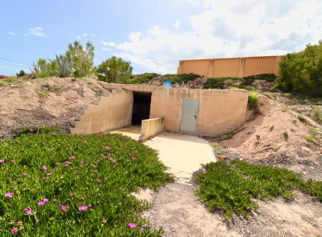 Herverkoop - Finca / Plattelands Woning - Albatera