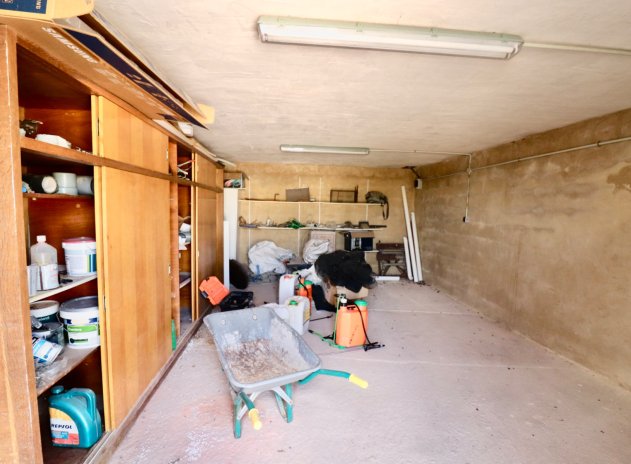 Herverkoop - Finca / Plattelands Woning - Albatera