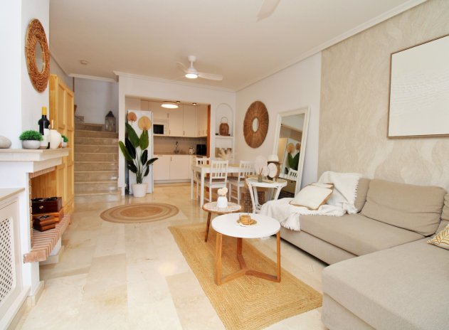 Herverkoop - Rijwoning - Villamartin - PAU 8