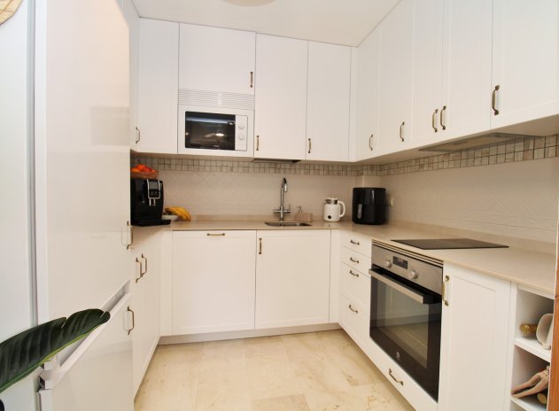 Herverkoop - Rijwoning - Villamartin - PAU 8
