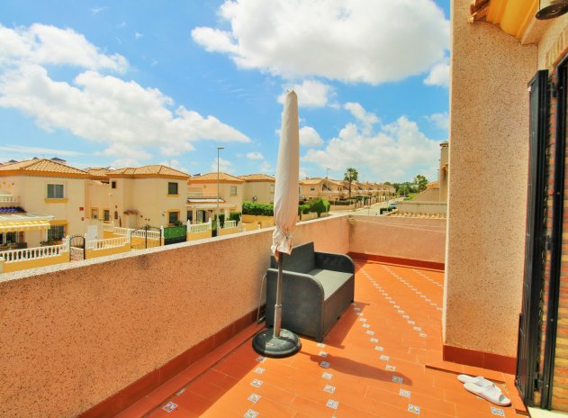 Herverkoop - Rijwoning - Villamartin - PAU 8