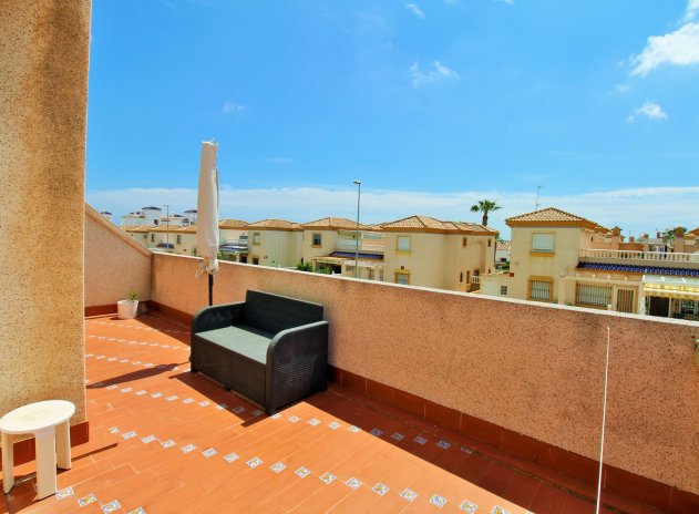 Herverkoop - Rijwoning - Villamartin - PAU 8