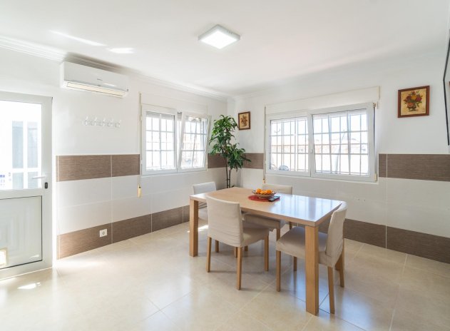 Reventa - Villa - Torrevieja - Torretas