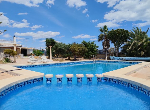Resale - Finca / Country Property *  - Los Montesinos *