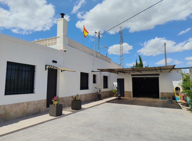 Resale - Finca / Country Property *  - Los Montesinos *