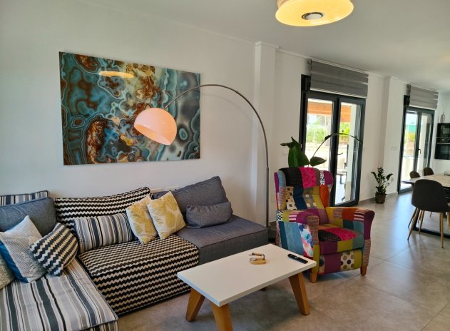 Resale - Finca / Country Property *  - Los Montesinos *