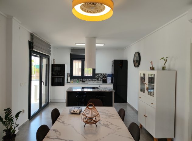 Resale - Finca / Country Property *  - Los Montesinos *