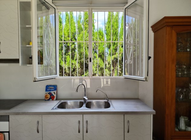 Resale - Finca / Country Property *  - Los Montesinos *