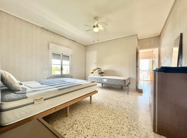 Resale - Finca / Country Property *  - Los Montesinos *