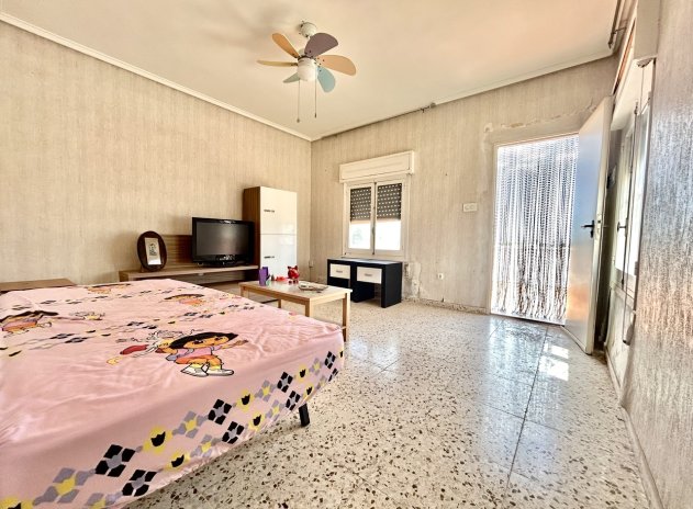 Resale - Finca / Country Property *  - Los Montesinos *