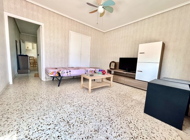 Resale - Finca / Country Property *  - Los Montesinos *