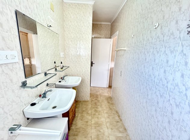 Resale - Finca / Country Property *  - Los Montesinos *