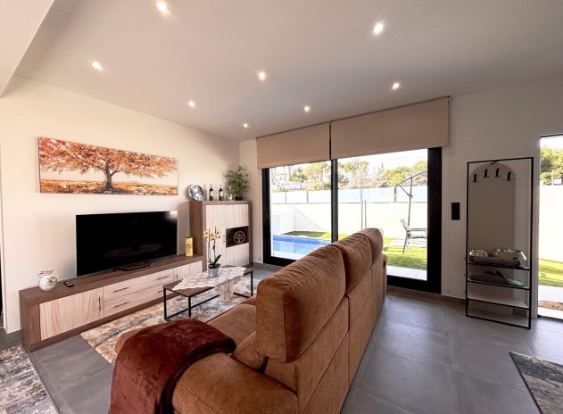 Resale - Villa * - Villamartin * - Villamartín * 