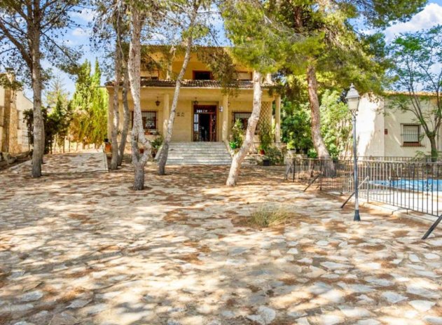 Resale - Villa * - Torrevieja * - Los Balcones *
