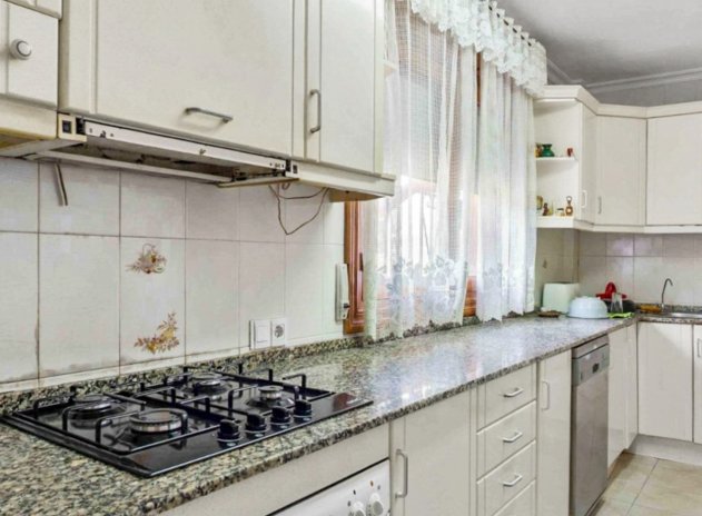 Resale - Villa * - Torrevieja * - Los Balcones *