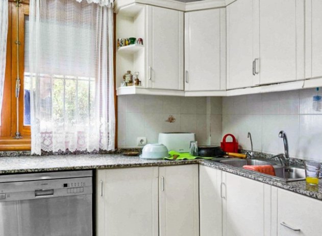 Resale - Villa * - Torrevieja * - Los Balcones *