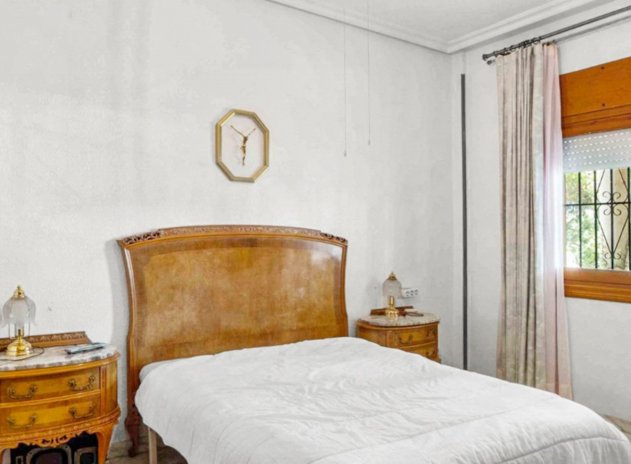 Resale - Villa * - Torrevieja * - Los Balcones *
