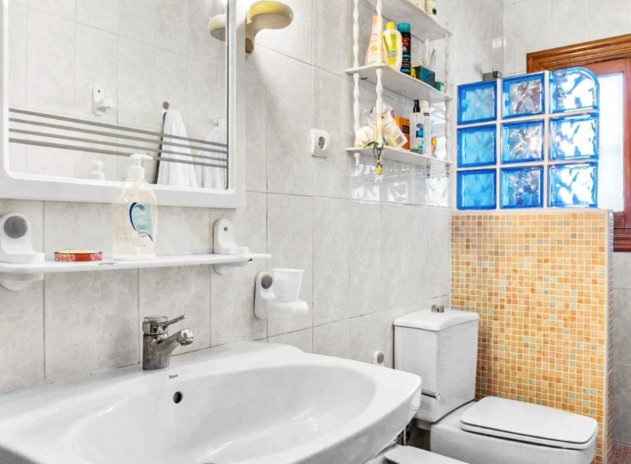 Resale - Villa * - Torrevieja * - Los Balcones *