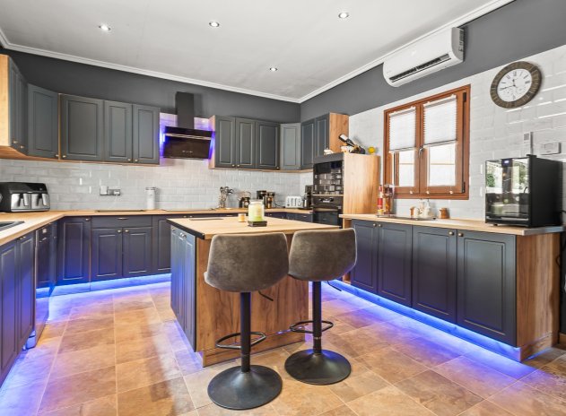Herverkoop - Finca / Plattelands Woning - Torremendo