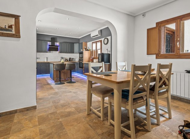 Herverkoop - Finca / Plattelands Woning - Torremendo