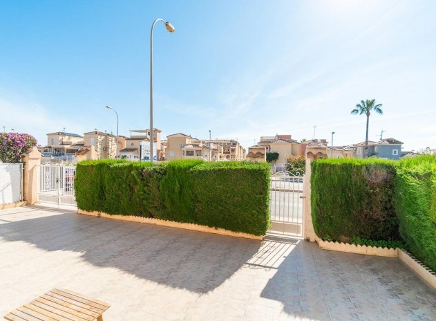 Herverkoop - Villa - Orihuela Costa - Punta Prima