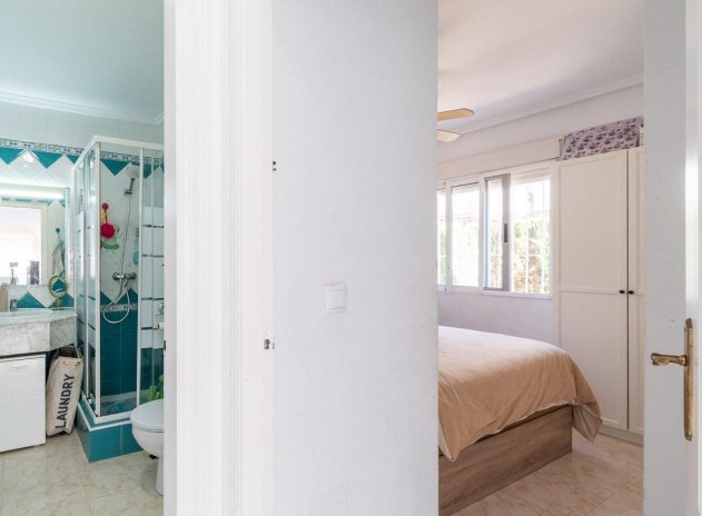 Herverkoop - Villa - Orihuela Costa - Punta Prima