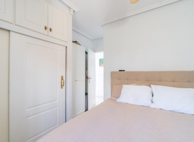 Herverkoop - Villa - Orihuela Costa - Punta Prima