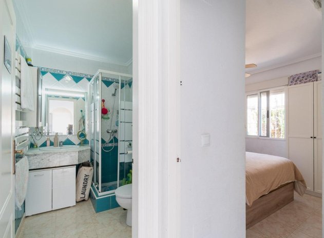 Herverkoop - Villa - Orihuela Costa - Punta Prima