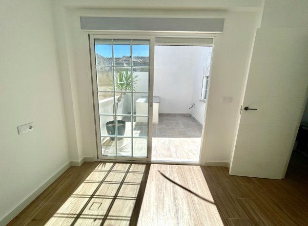 Resale - Townhouse * - Daya Vieja *