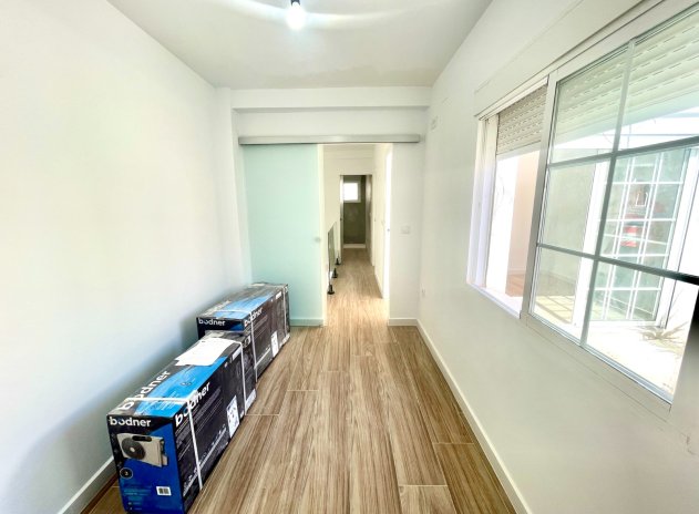 Resale - Townhouse * - Daya Vieja *