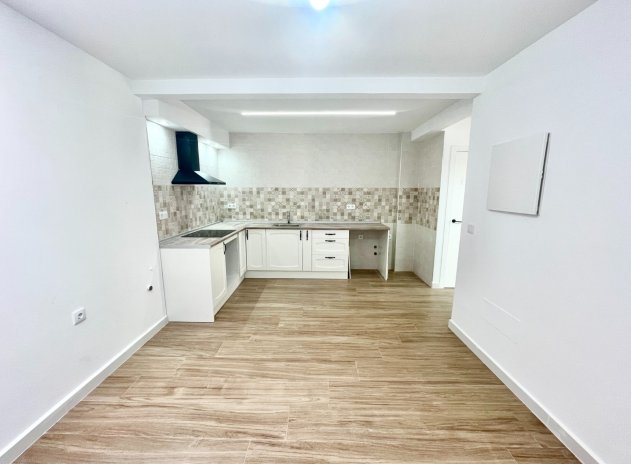 Resale - Townhouse * - Daya Vieja *
