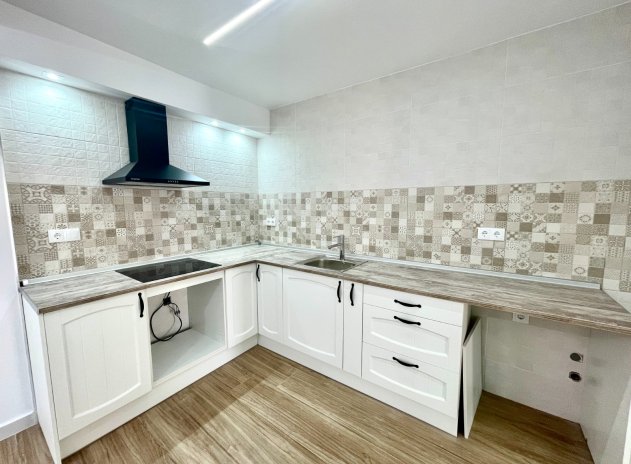 Resale - Townhouse * - Daya Vieja *