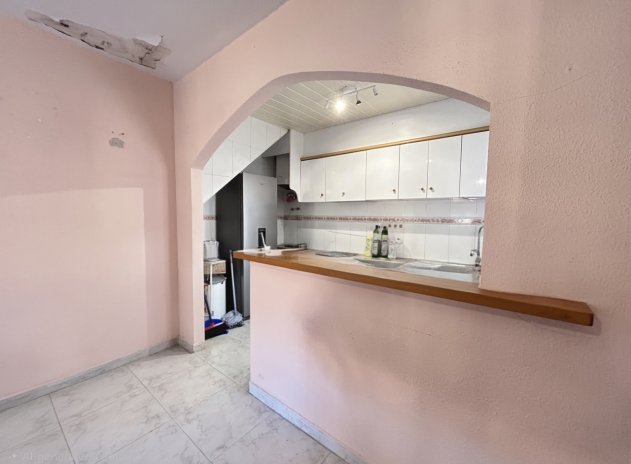 Resale - Apartment / Flat * - Torrevieja *