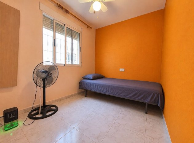 Resale - Apartment / Flat * - Torrevieja *