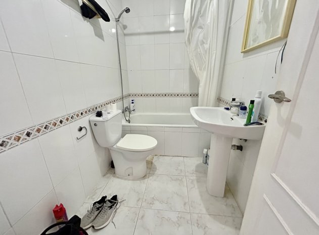 Resale - Apartment / Flat * - Torrevieja *